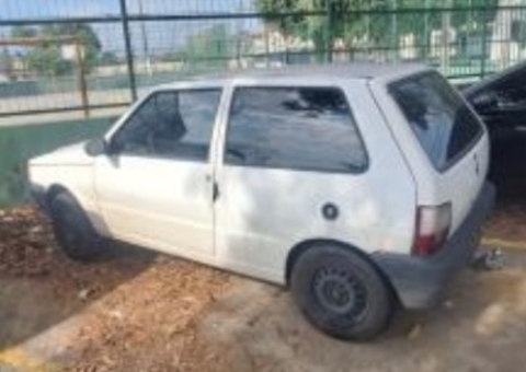 Tio descobre que sobrinho vendeu carro roubado ao ser procurado por PMs em Manaus