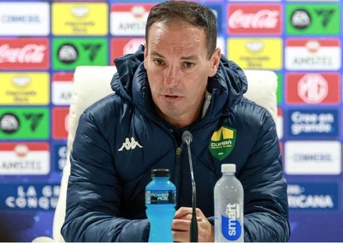 Petit surpreende e deixa o comando do Cuiabá 