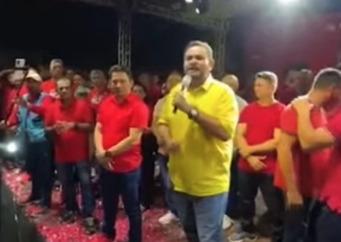 Prefeito no AM promete academia e Whey Protein de graça se candidato for eleito; vídeo