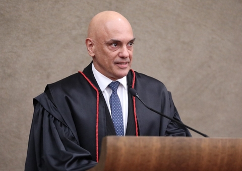 Moraes suspende X no Brasil