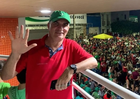 Vice-prefeito de cidade da BA morre após infarto durante comício político