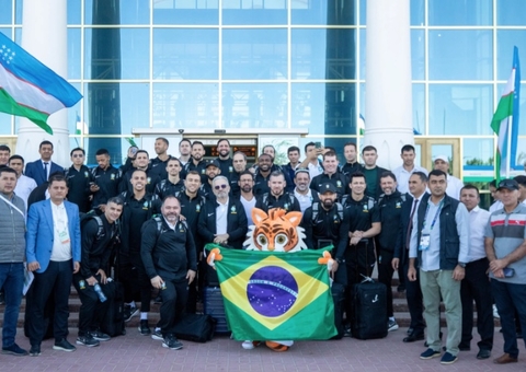 Seleção Brasileira de futsal chega a Bukhara para estreia na Copa do Mundo