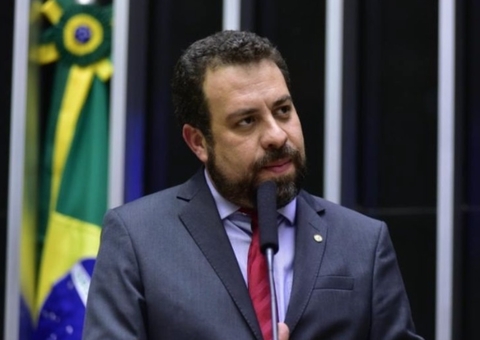Boulos é multado em R$ 5 mil por propaganda antecipada em postagem sobre Carnaval