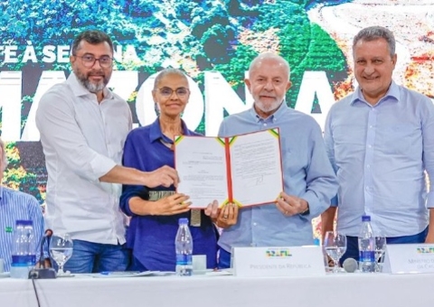 Lula critica governo Bolsonaro e relembra crise de oxigênio durante visita ao AM