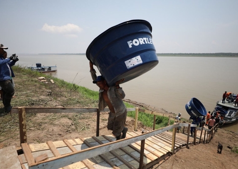 Wilson entrega Estações de Tratamento de Água Móveis para atender municípios do Alto Solimões