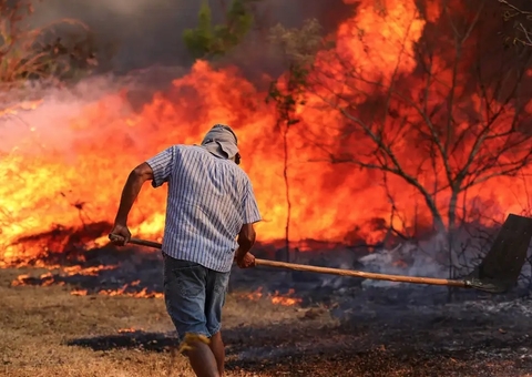 Presidente Lula reúne ministros para debater combate a queimadas