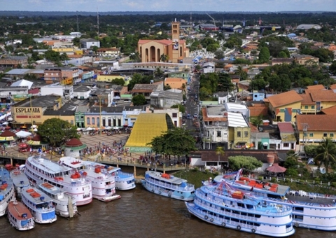 Wilson assina ordem de serviço para sistema de abastecimento de água em Parintins