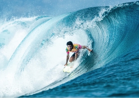 Filipe Toledo anuncia volta à liga mundial de surfe em 2025