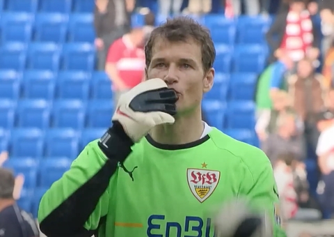 Ex-goleiro do Arsenal é flagrado dirigindo embriagado após Oktoberfest