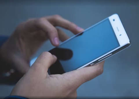  Alunos são expulsos por criarem nudes falsos de professora e colegas com IA