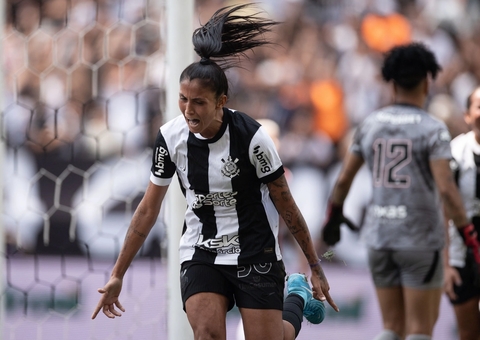 Corinthians goleia Marília fora de casa e encosta no líder Palmeiras no feminino