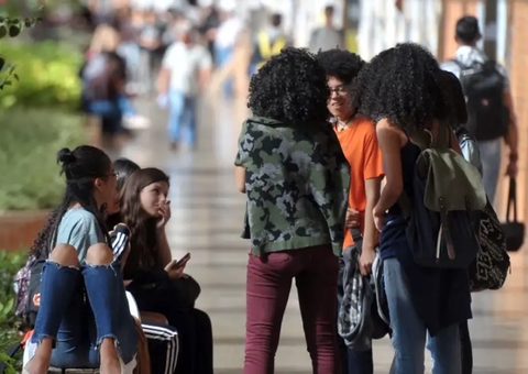 MEC planeja criar versão do Pé-de-Meia para ensino superior em 2025