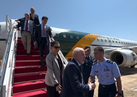 Voo de Lula pousa em Brasília quase 17 horas após problema em avião presidencial