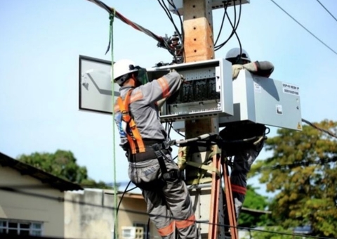 Ministro diz que Amazonas está à beira do colapso na energia elétrica; entenda