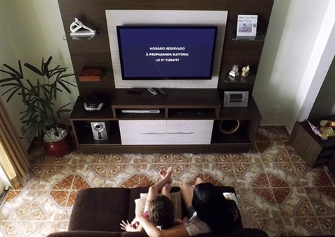 Propaganda eleitoral do 1º turno no rádio e na TV termina hoje