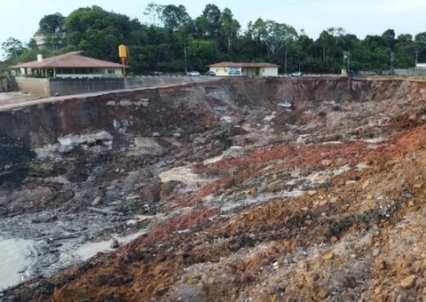 Veja imagens de desastre após barranco desabar em Manacapuru