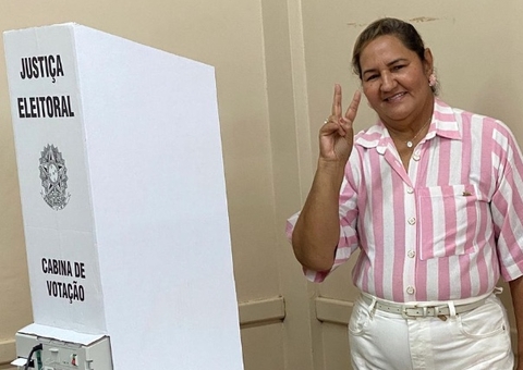 Prefeita eleita no Amazonas votou escoltada por PMs após perseguição de adversários