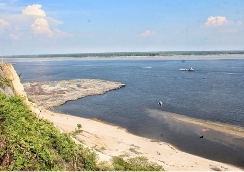 Seca faz Rio Negro alcançar menor nível em 122 anos