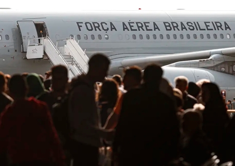 Terceiro voo da FAB traz mais 217 pessoas do Líbano