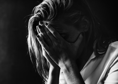 Homem é preso em flagrante por estuprar filha de 17 anos; suspeito foi trancado para não fugir