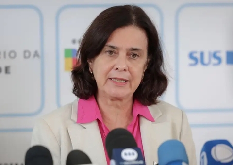 Ministra da Saúde diz que é 'inadmissível' caso de transplante de órgãos infectados com HIV