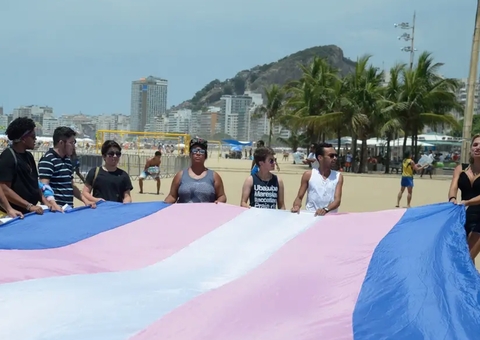 Governo deve adotar medidas para garantir acesso de pessoas trans a serviços de saúde, decide STF 