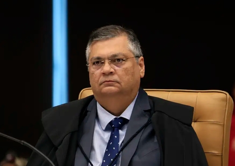 Dino suspende regra sobre aposentadoria de policiais homens e mulheres