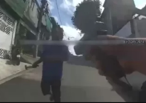 Vídeo: PM atira em homem em surto após ameaça com marreta