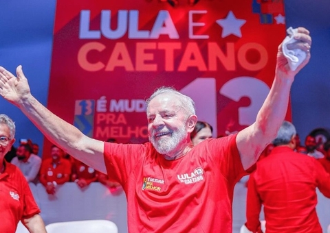Lula diz que 'ninguém foi mais de esquerda do que Jesus Cristo' em comício na Bahia