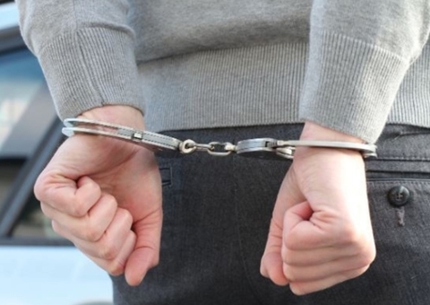 Homem é condenado a 26 anos de prisão por dopar e estuprar a própria filha 