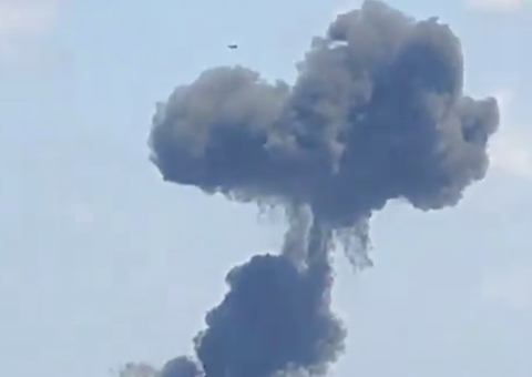 Caça da Força Aérea Brasileira cai em Natal; veja vídeo 