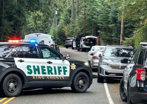 Adolescente é detido após cinco corpos serem achados na sua casa