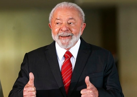 Lula estava cortando as unhas dos pés quando sofreu acidente doméstico