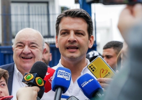 Eduardo Pimentel é eleito prefeito de Curitiba com 57,31% dos votos