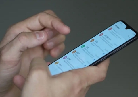 Comissão da Câmara aprova proibição do uso de celulares em sala de aula