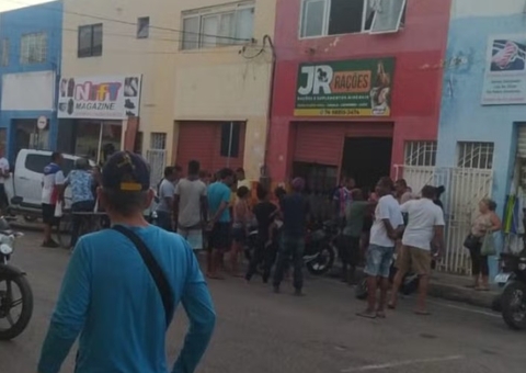 Família é morta a tiros dentro de casa na Bahia