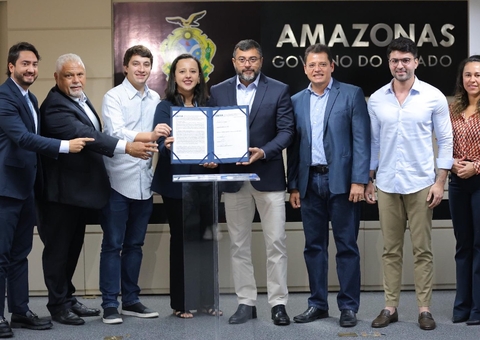 Wilson Lima assina contratos para construção de 496 apartamentos