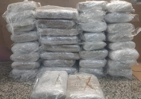 Casal é preso com drogas avaliadas em R$ 740 mil no Mauazinho