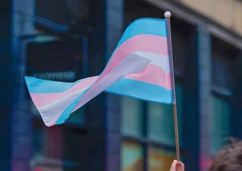 Novo governo Trump promete fortalecer retórica antitrans nos EUA