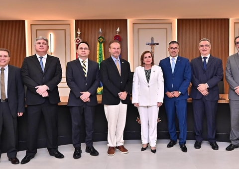 Yara Lins é reeleita presidente do TCE-AM para o biênio 2026-2027