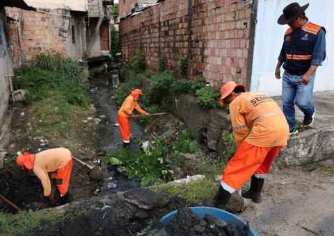 Manaus intensifica limpeza de igarapés e bueiros para reduzir impactos das chuvas 