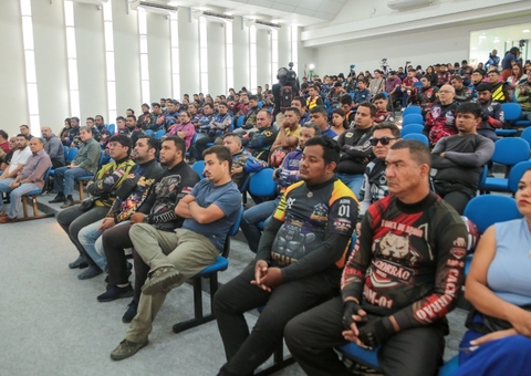 Prefeitura de Manaus se reúne com motociclistas de app para debater regulamentação