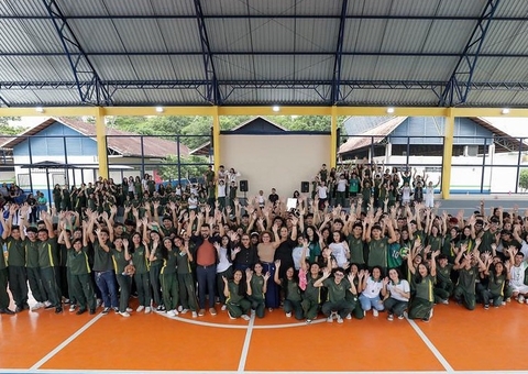 Governo do Amazonas entrega Escola Estadual Marcantonio Vilaça revitalizada na zona norte