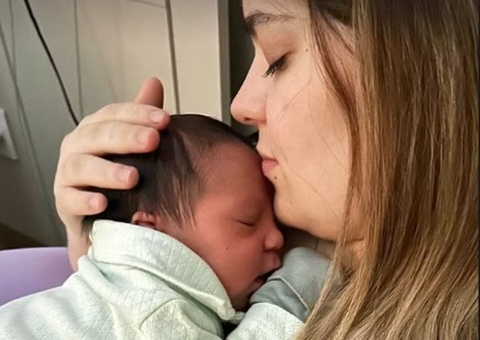 Viih Tube tranquiliza fãs após deixar UTI 