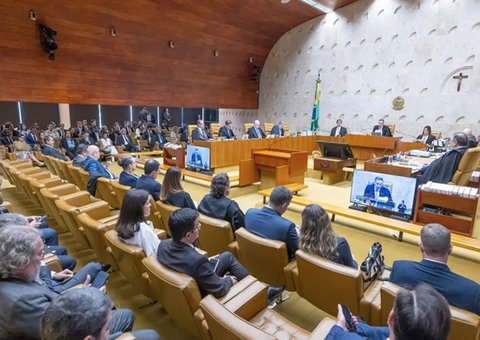 Dino e Zanin votam pela manutenção de símbolos religiosos em órgãos públicos