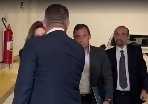 Mauro Cid chega ao STF para prestar esclarecimentos sobre delação premiada