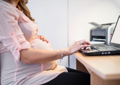 PL reserva vagas em estacionamento para gestantes e mães com crianças
