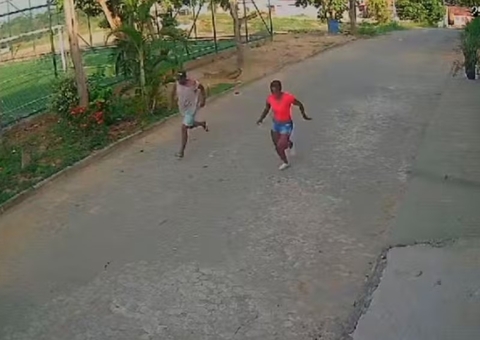 Casal acaba preso por homicídio após ir à delegacia para pedir informação