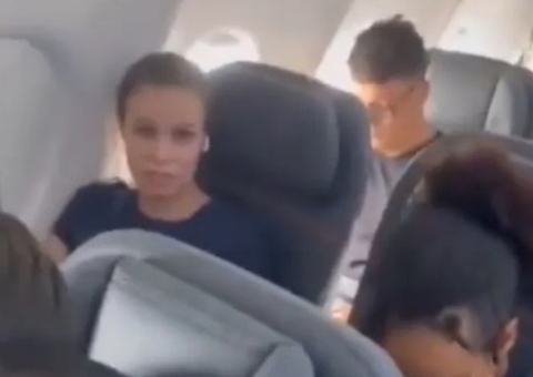 Mulher faz confusão com passageira que recusou ceder lugar para criança; vídeo