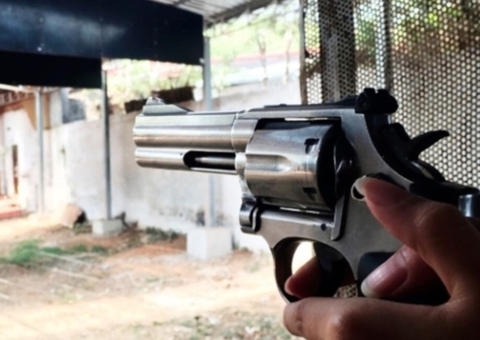 Lewandowski libera clubes de tiro próximos a escolas com restrições de horário